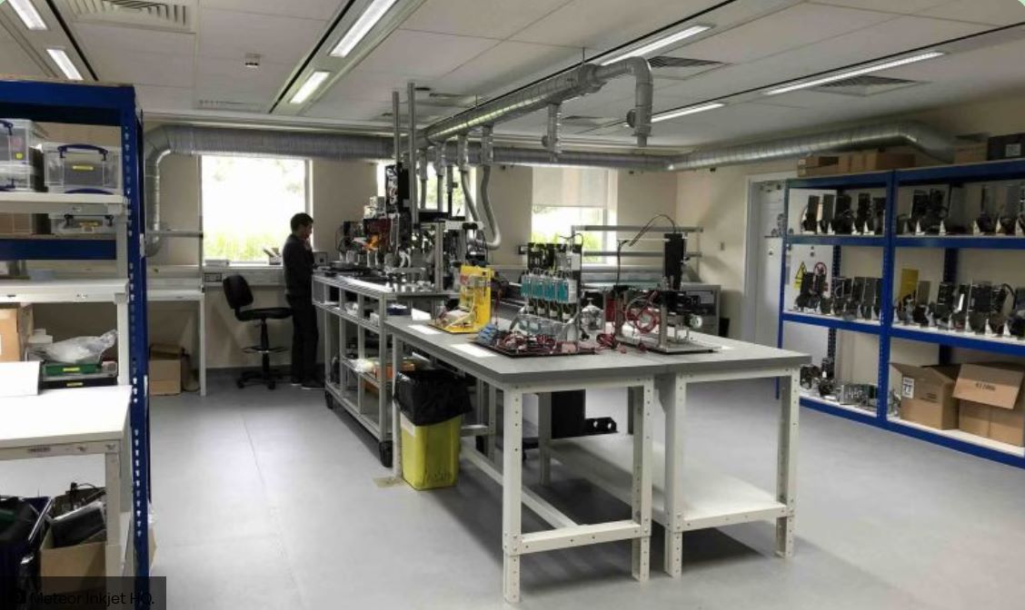 AMIS 的全新数字前端软件结合Meteor数据路径解决方案，适用于工业喷墨打印