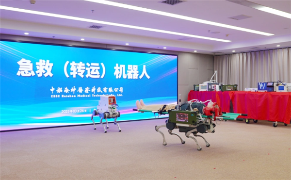 全球首款急救机器人亮相：支持除颤、心肺复苏