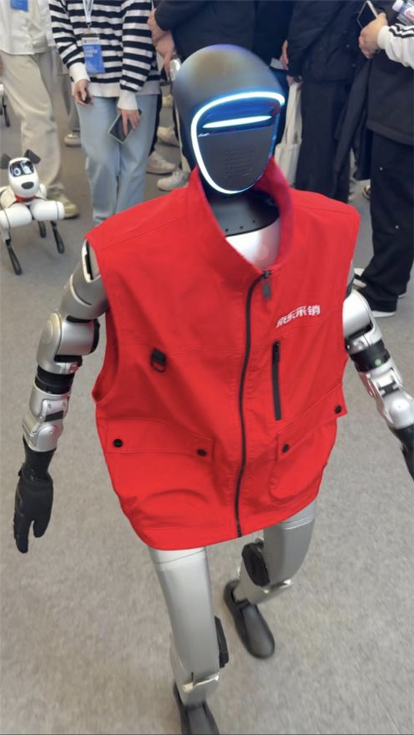 人形机器人“日薪”破万！租赁商家：两周回本