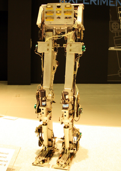 为了让机器人跑起来 人类用了60年