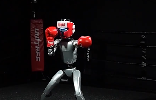 铁甲钢拳！全球首个人形机器人格斗赛今天开打：宇树科技参赛