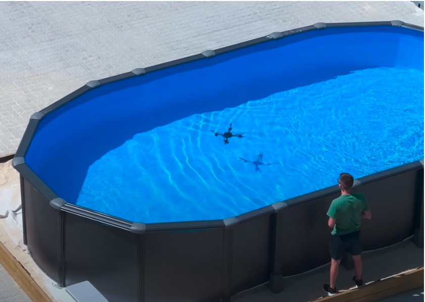 奥尔堡大学的学生利3D打印研制“潜水”无人机，可实现水下空中无缝切换