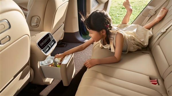 全车六盏小蓝灯 全新问界M7发布即搭载华为ADS 4