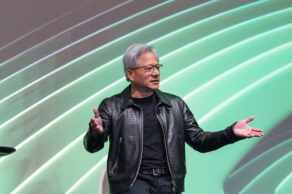 英伟达CEO黄仁勋警告：中国将在AI竞赛中击败美国