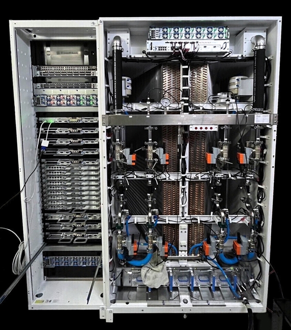 一颗芯片1800W功耗！NVIDIA下代AI服务器液冷就得40万元