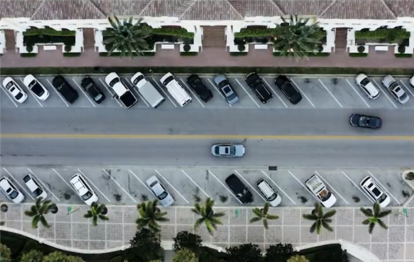 高德上线“AI停车雷达”:直观呈现沿途道路车位空闲状态