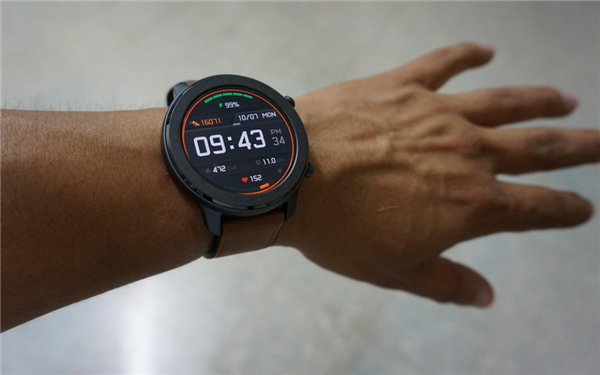 中国科学家突破柔性热电材料技术！未来有望靠体温给智能手表充电