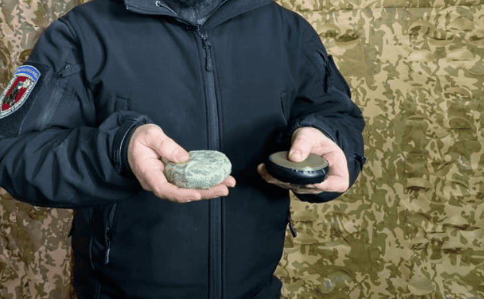 继乌军之后，俄军也被曝在赫尔松部署3D打印地雷，采用无人机投放以提升布雷效率