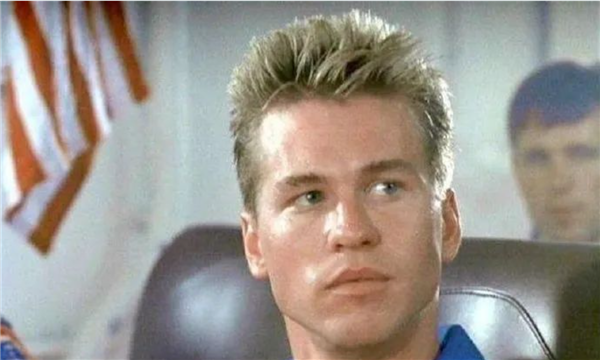 已故演员方·基默将用AI重返荧幕：曾主演电影《永远的蝙蝠侠》