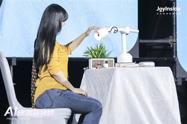 画画直接动起来、复活皮克斯跳跳灯 京东AI把科幻变成现实