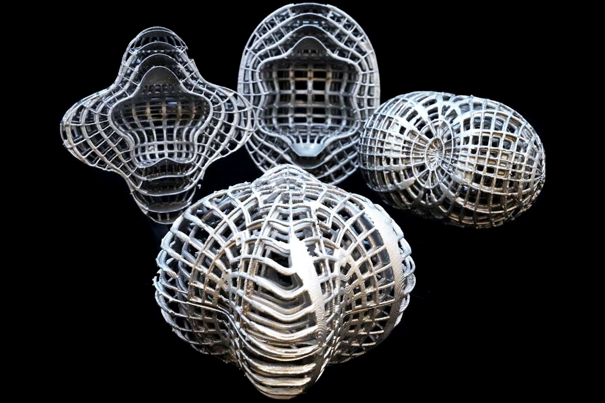 Nature子刊：3D打印铝橡胶混合“热隐身衣”，可使物体全方位免受热源干扰