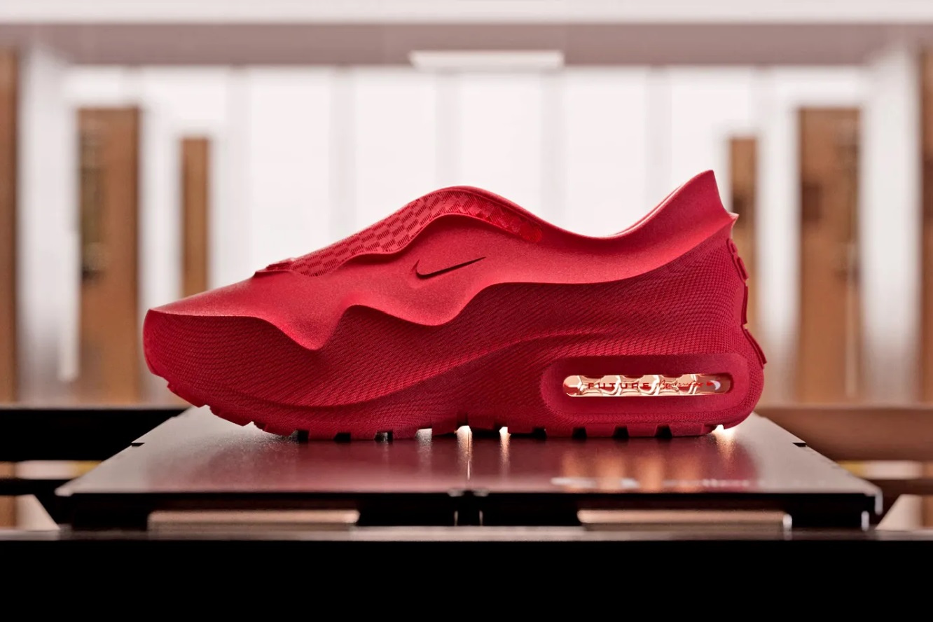 NikeAir Max 1000 采用大胆创新的设计，并运用了先进的增材制造技术