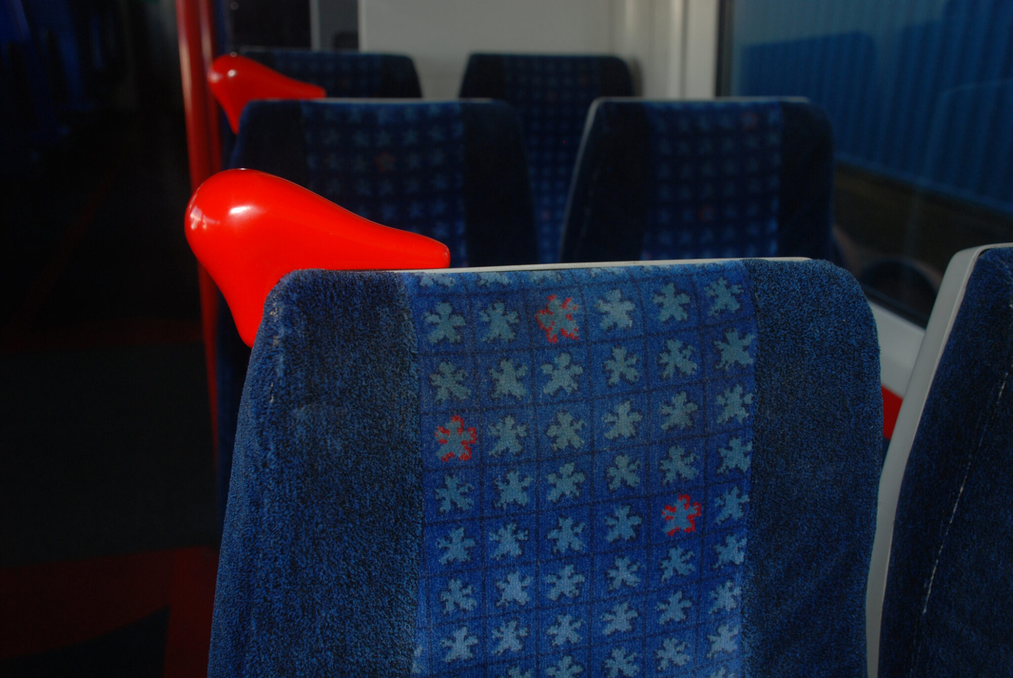 安装在 Chiltern Railways 列车上的 3D 打印扶手 安装在 Chiltern Railways 列车上的 3D 打印扶手